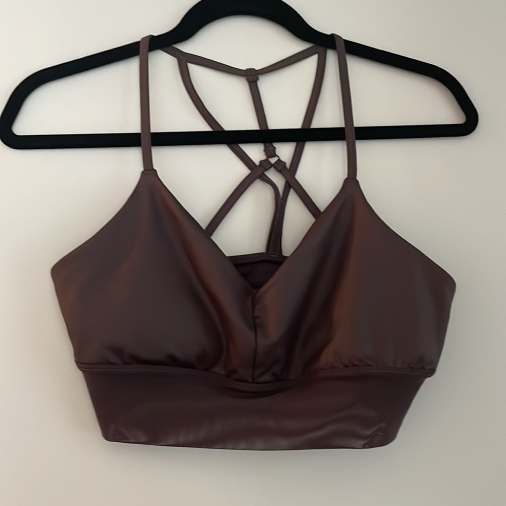 Alo Lush Bra in Purple Dusk - Picture 5 of 8